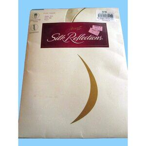 Pantyhose  HANES SILK REFLECTIONS SILKY Control Top 1989 Sz AB #717 PEARL